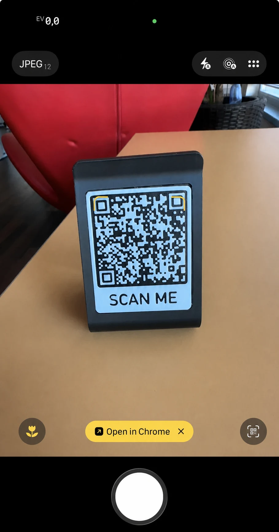 Clientul scanează codul QR